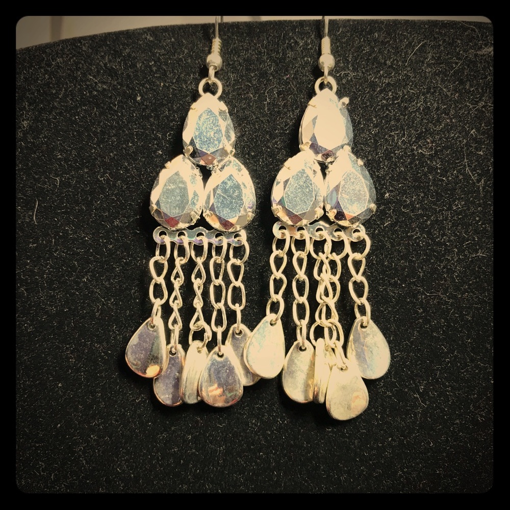 5 for $25 ❤️ New Silvertone Chandelier Earrings